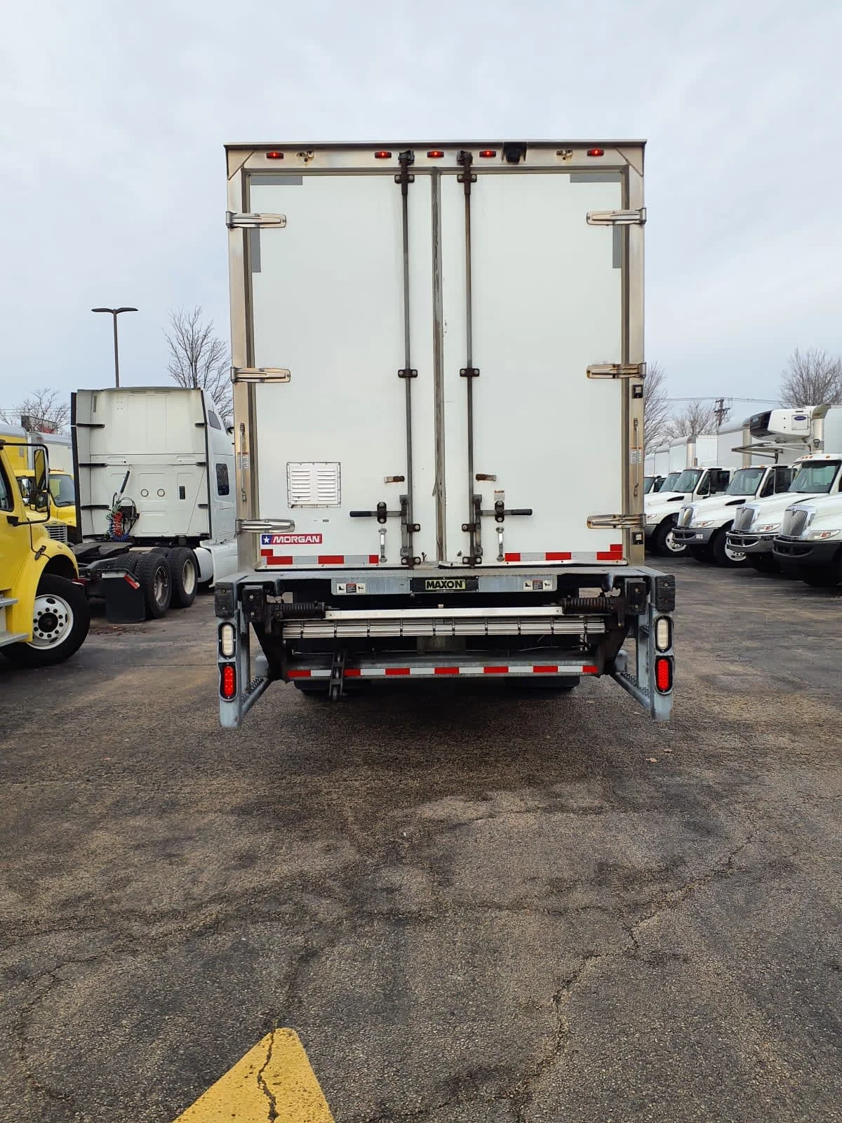 2016 Freightliner M2 106 - image 5