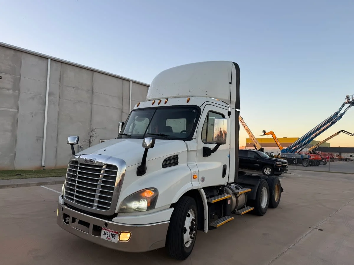 2017 Freightliner Cascadia in Oklahoma City, OK