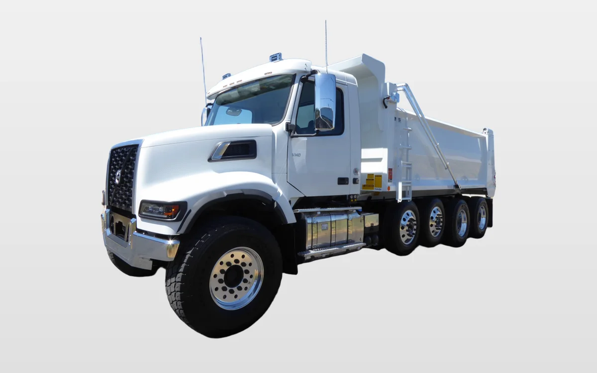 2025 Volvo - image 1