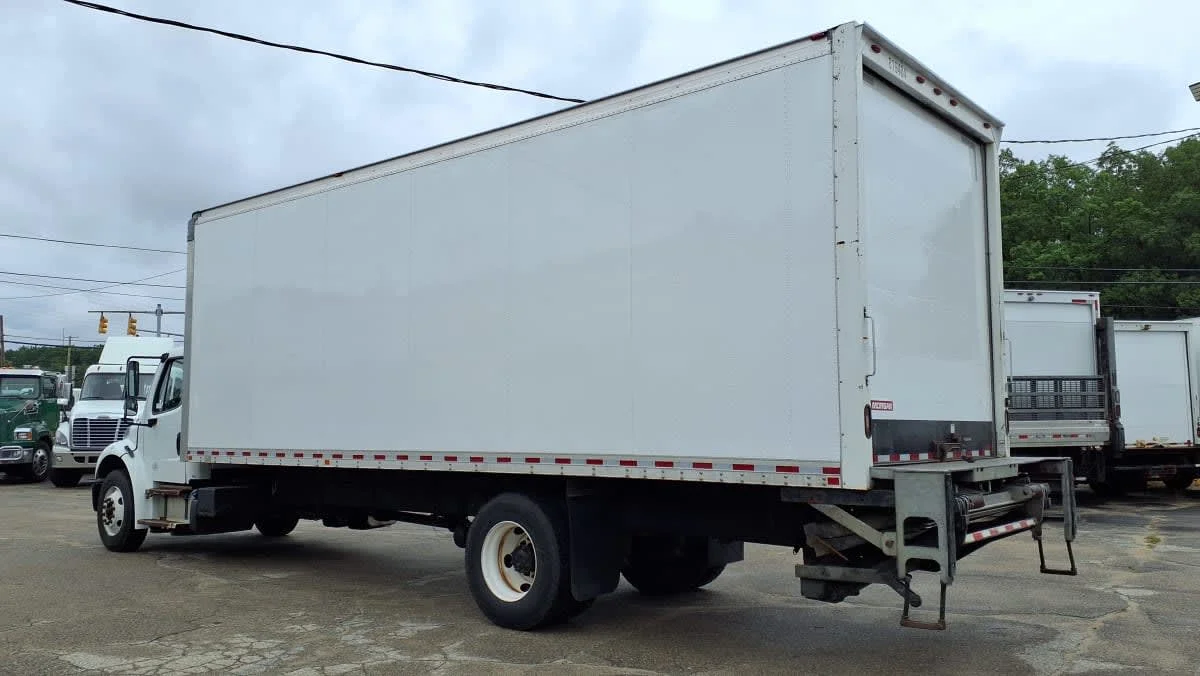 2019 Freightliner M2 106 in Warwick, RI — photo 6