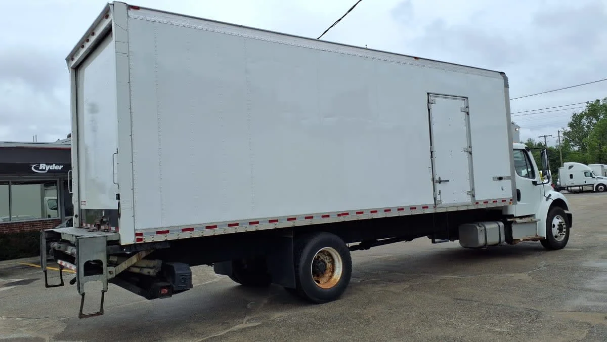 2019 Freightliner M2 106 in Warwick, RI — photo 4