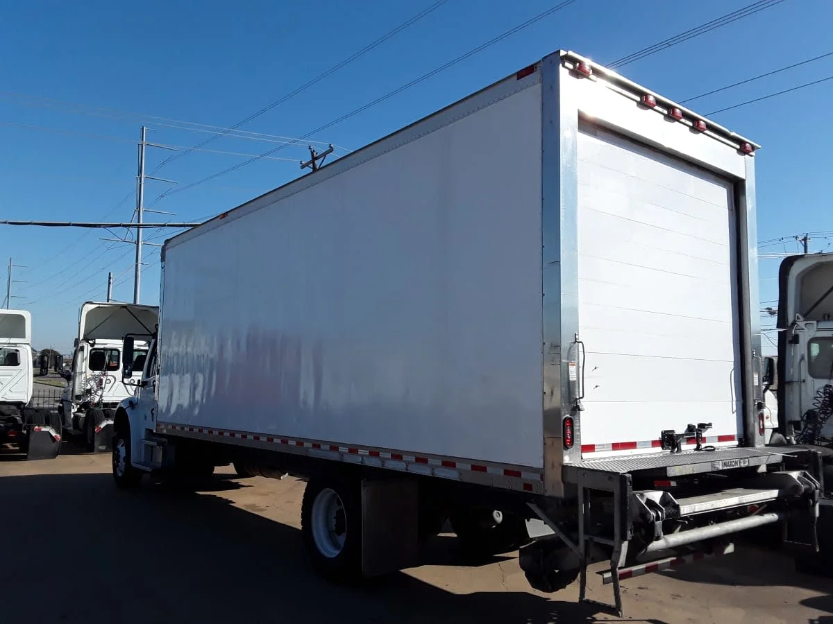 2019 Freightliner M2 106 in Dallas, TX — photo 6