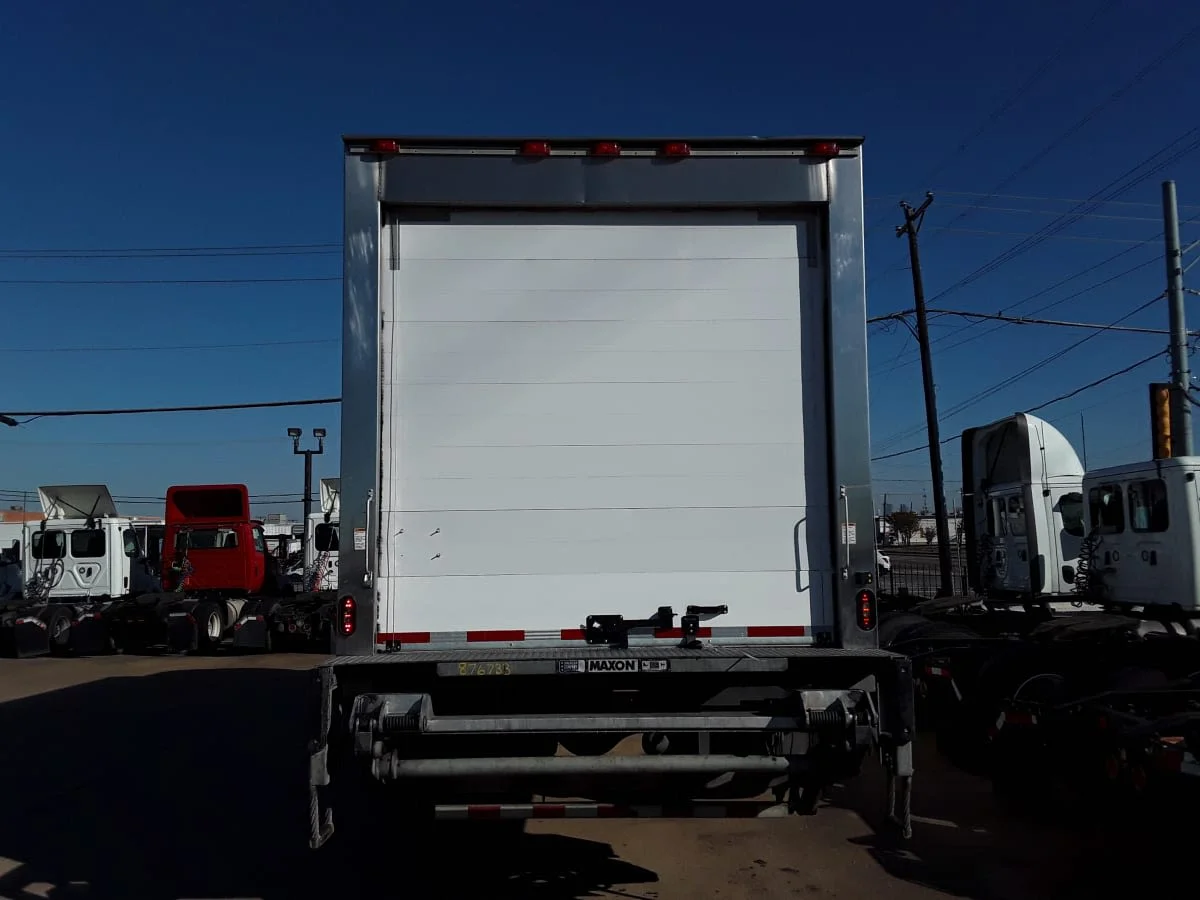 2019 Freightliner M2 106 in Dallas, TX — photo 5