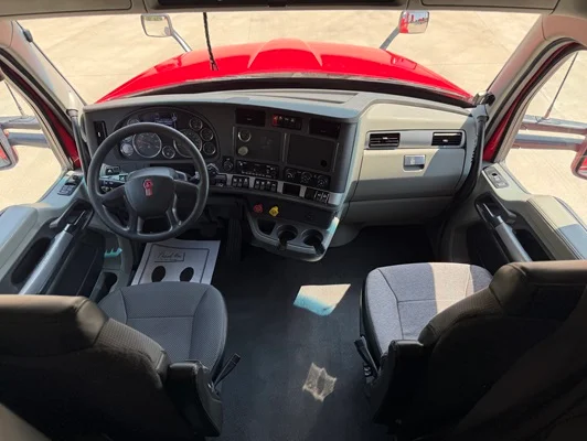 2022 Kenworth T680 in Fort Worth, TX — photo 30