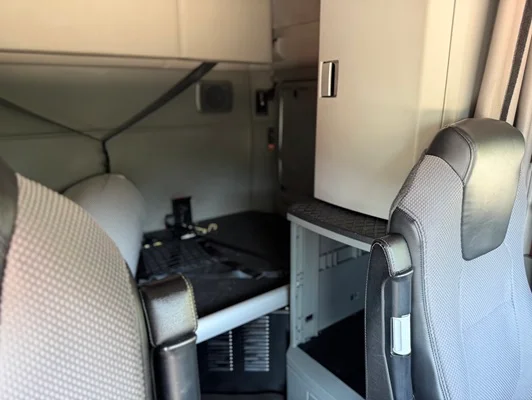 2022 Kenworth T680 in Fort Worth, TX — photo 26