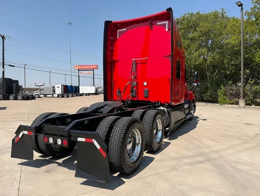 2022 Kenworth T680 in Fort Worth, TX — photo 14