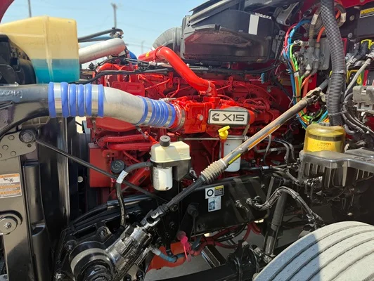 2022 Kenworth T680 in Fort Worth, TX — photo 11