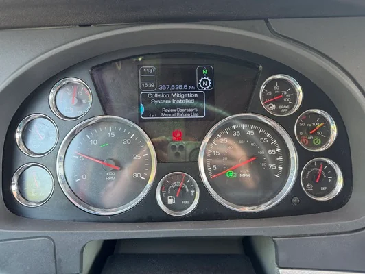 2022 Kenworth T680 in Fort Worth, TX — photo 20