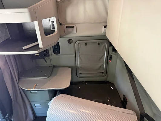 2022 Kenworth T680 in Fort Worth, TX — photo 29