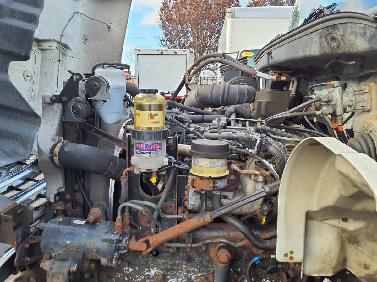 2016 Hino 338 - image 9