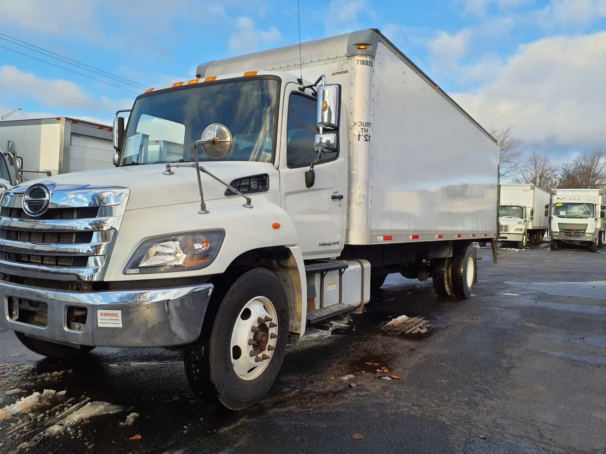 2016 Hino 338 in Bolingbrook, IL