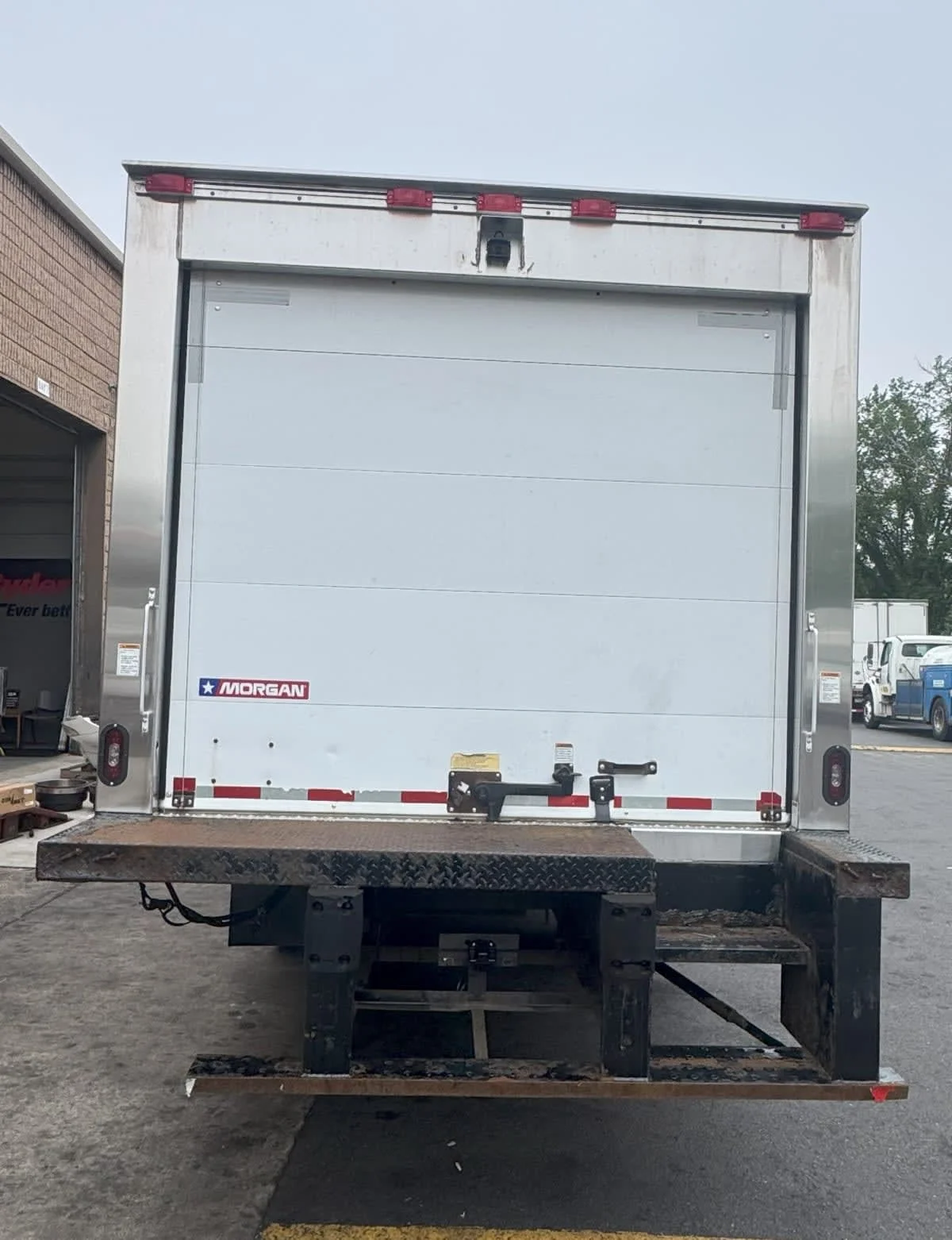 2020 Isuzu NQR in Bensalem, PA — photo 5
