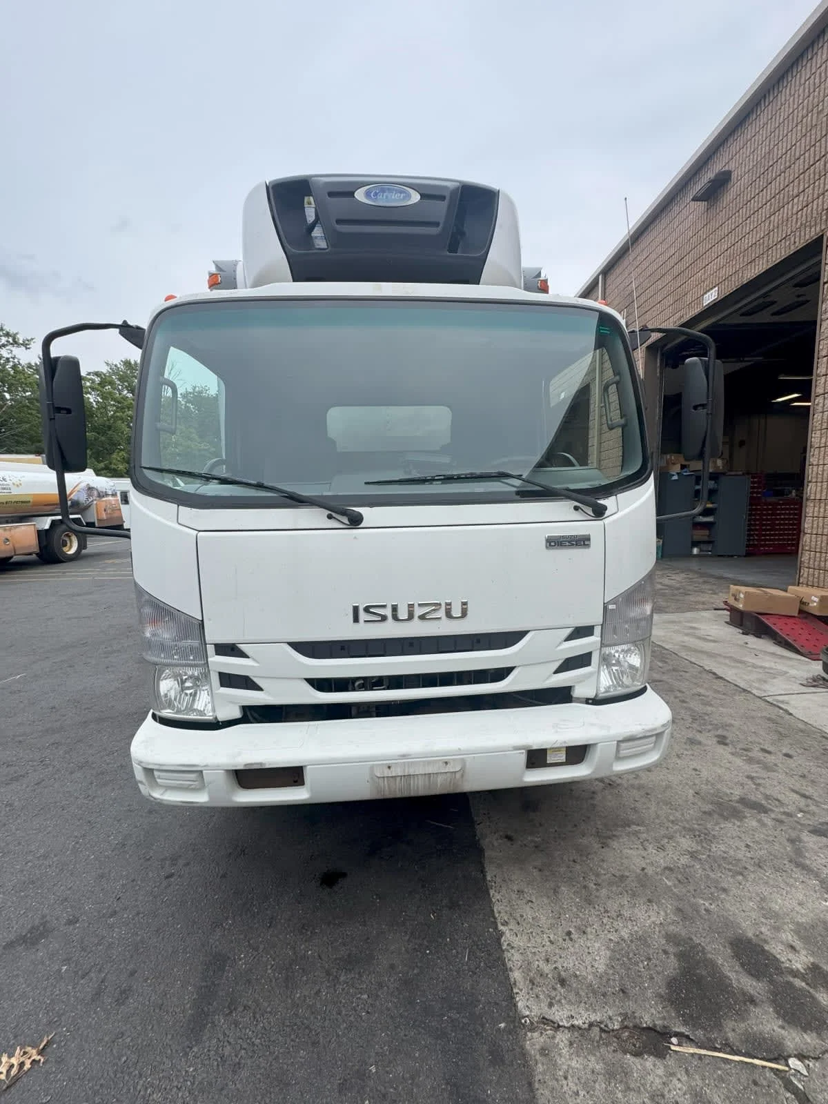 2020 Isuzu NQR in Bensalem, PA — photo 2
