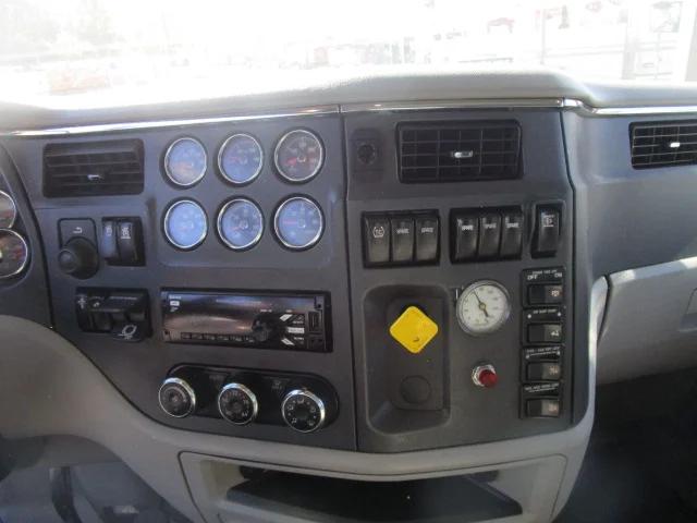 2019 Peterbilt 567 in Butler, PA — photo 11