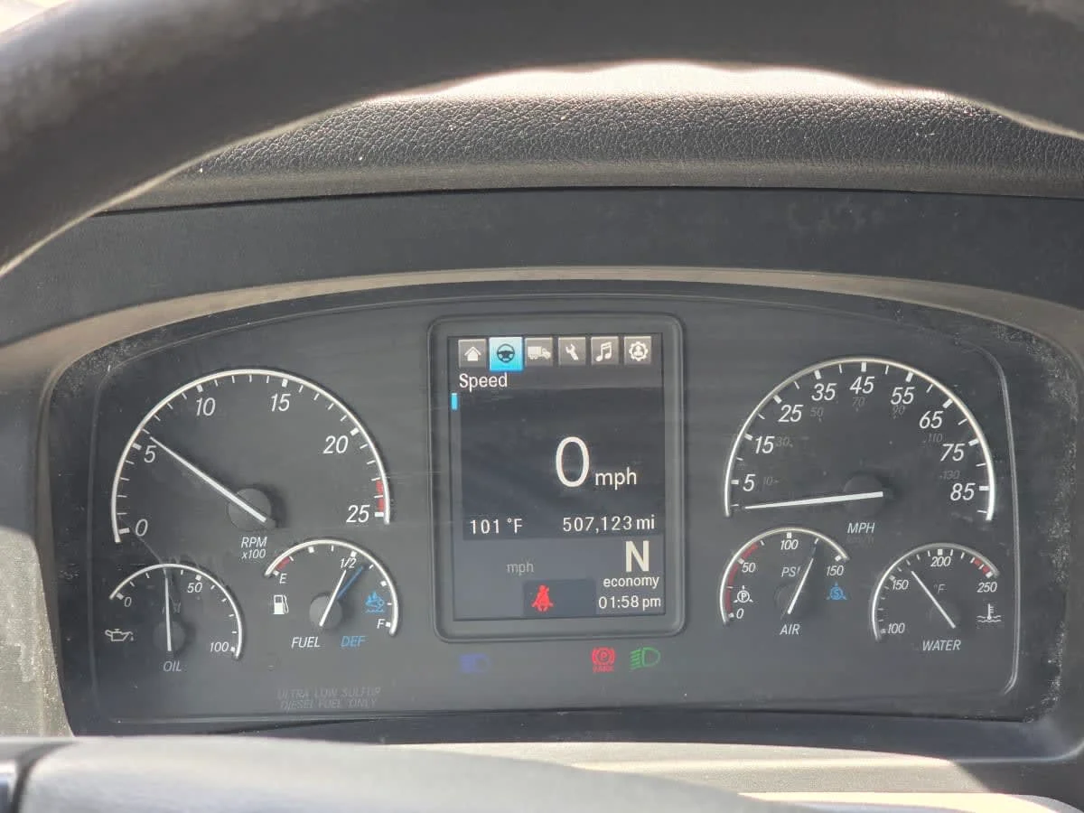 2020 Freightliner Cascadia in Bensalem, PA — photo 14