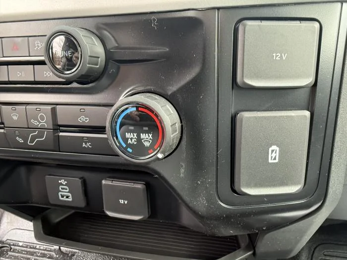2026 Ford F-600 — photo 13