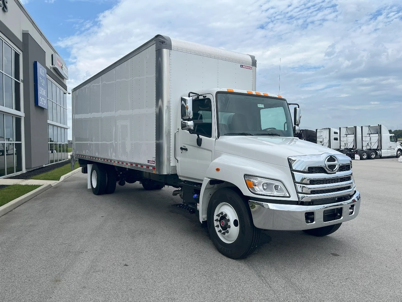 2025 Hino in Pendleton, IN — photo 3