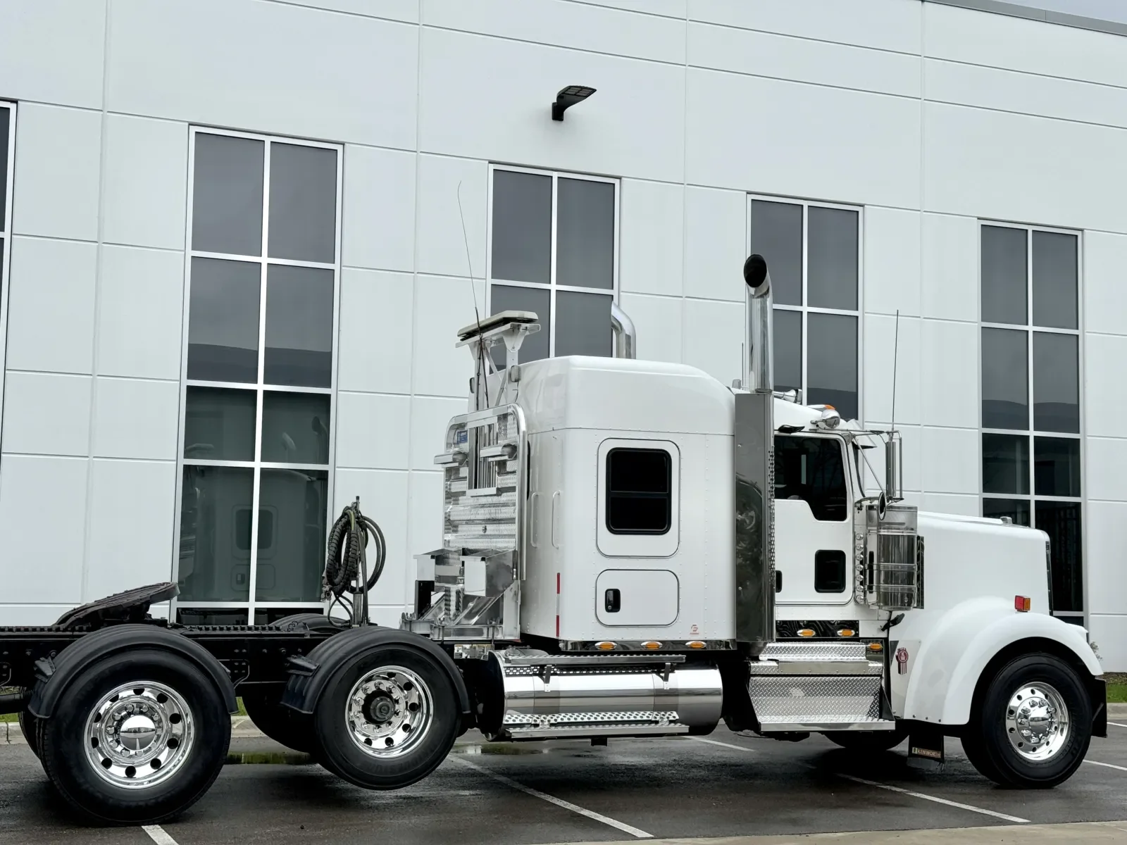 2021 Kenworth W900 - image 7
