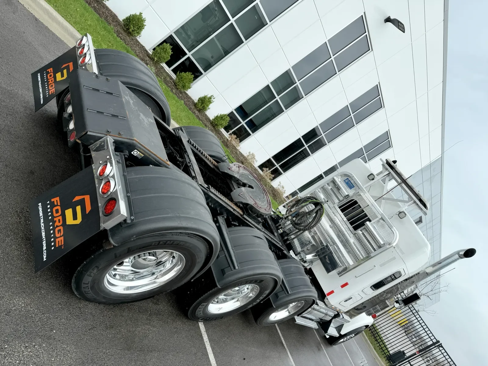 2021 Kenworth W900 - image 11