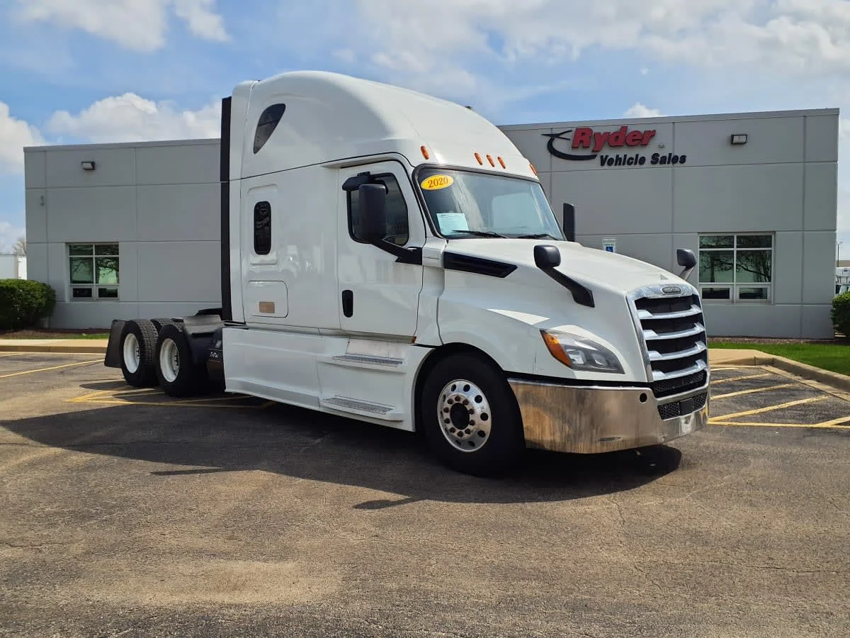 2020 Freightliner Cascadia in Wayland, MI — photo 3