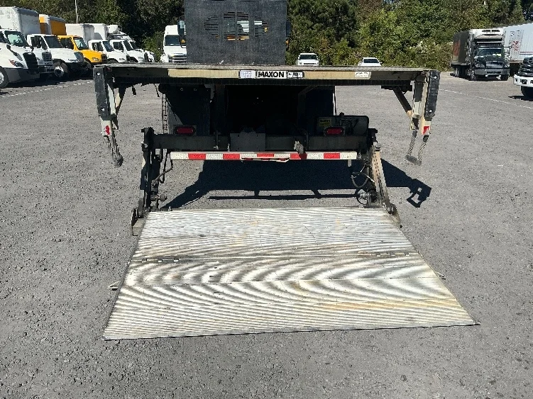 2019 International 4300 - image 8