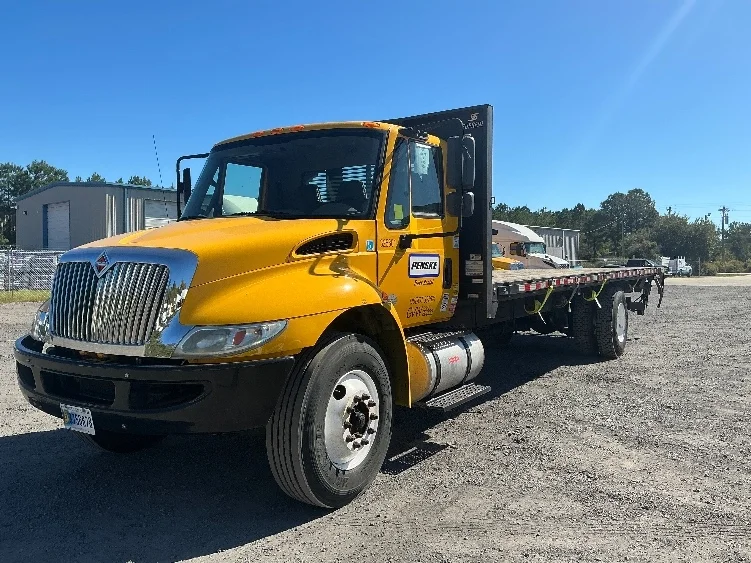 2019 International 4300 - image 3