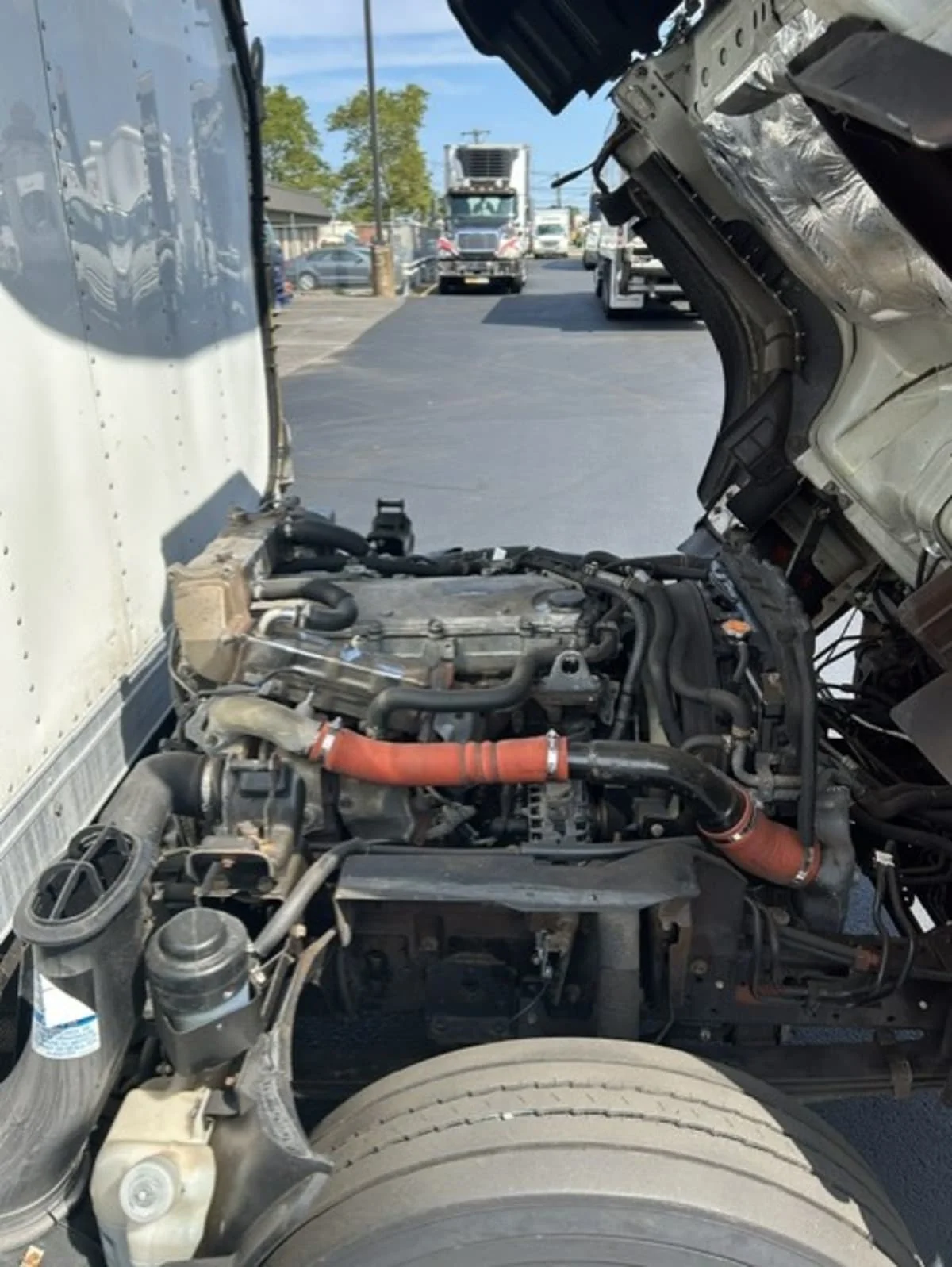 2020 Isuzu NQR in Farmingdale, NY — photo 16