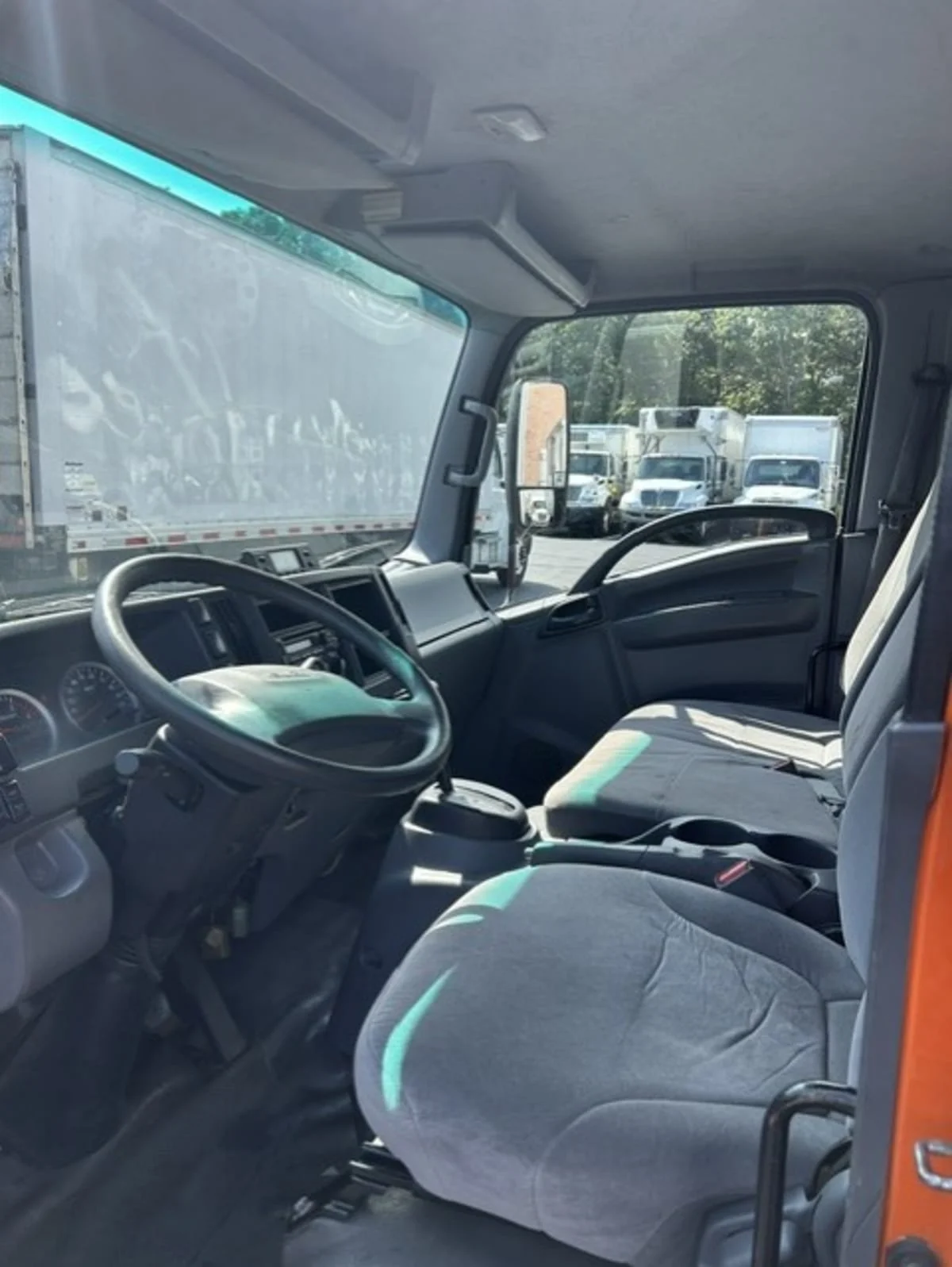 2020 Isuzu NQR in Farmingdale, NY — photo 8