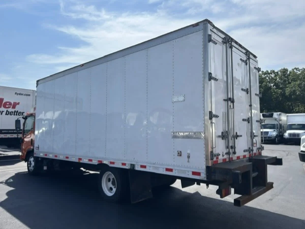 2020 Isuzu NQR in Farmingdale, NY — photo 6