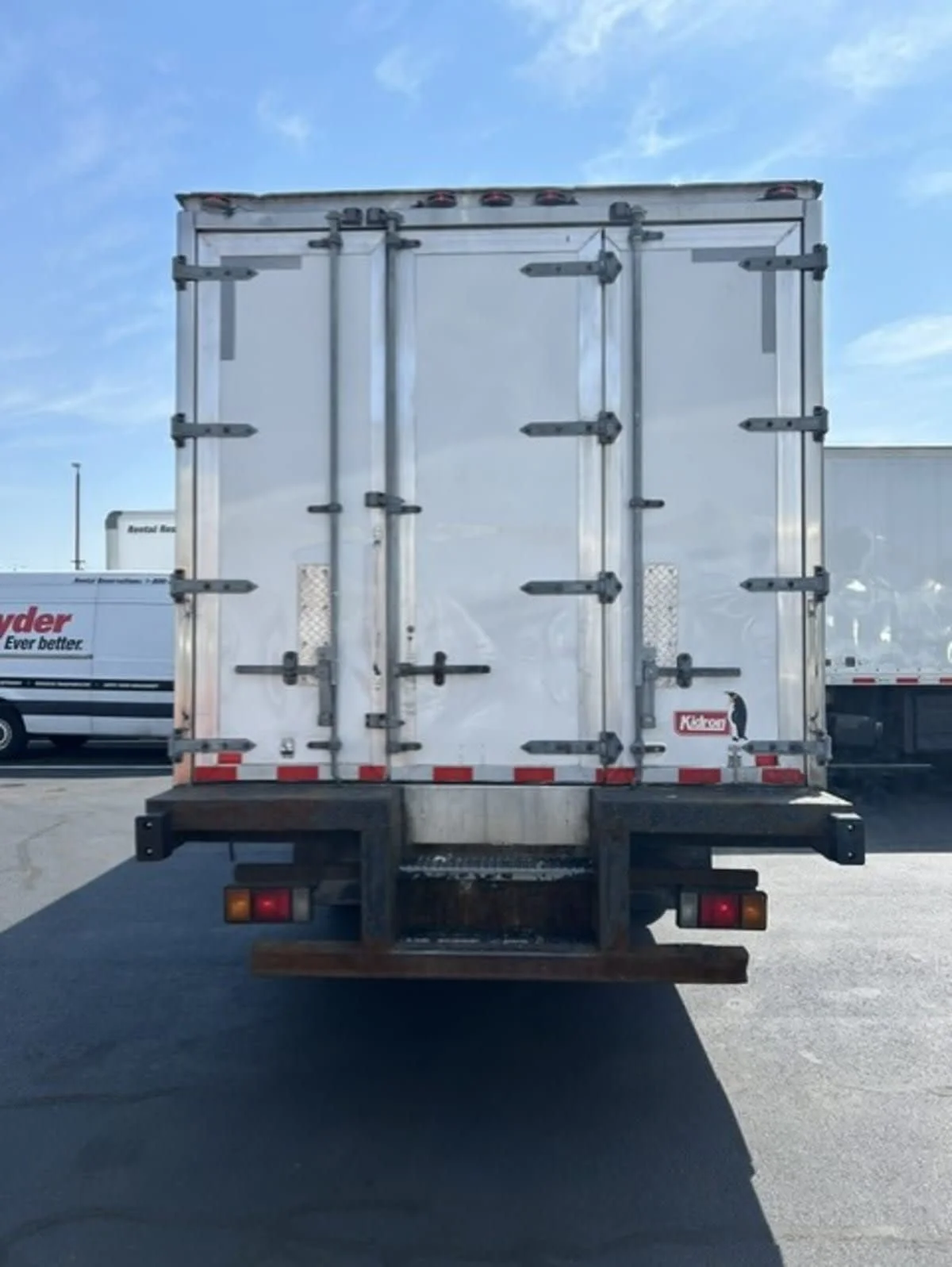 2020 Isuzu NQR in Farmingdale, NY — photo 5