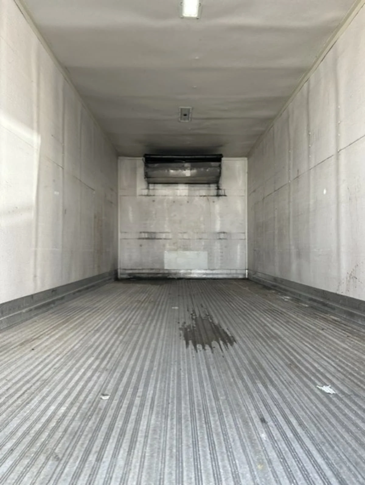 2020 Isuzu NQR in Farmingdale, NY — photo 9
