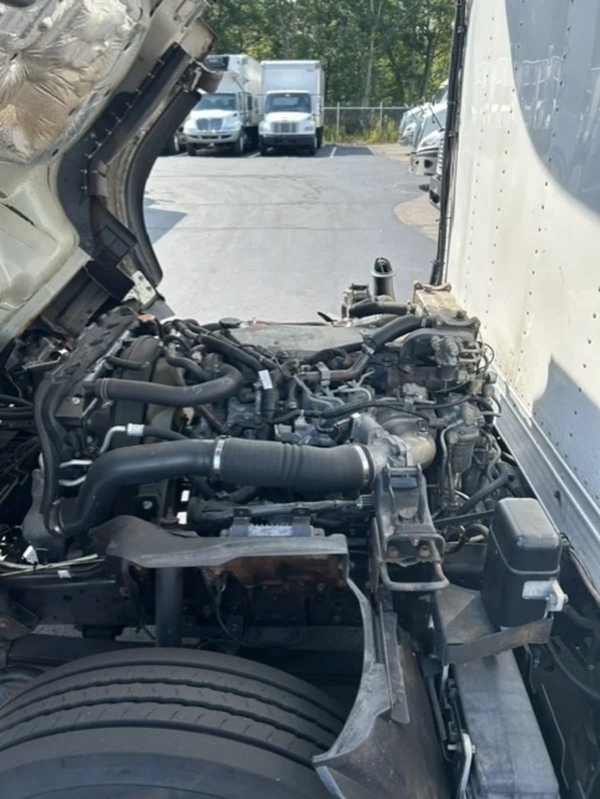 2020 Isuzu NQR in Farmingdale, NY — photo 10