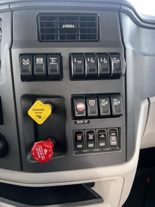 2026 Peterbilt 567 - image 18