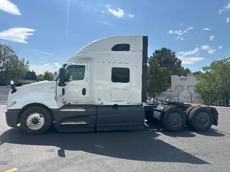 2024 International LT in West Sacramento, CA — photo 4