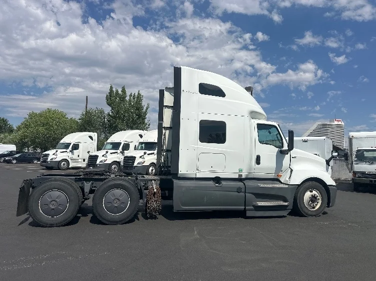 2024 International LT in West Sacramento, CA — photo 8