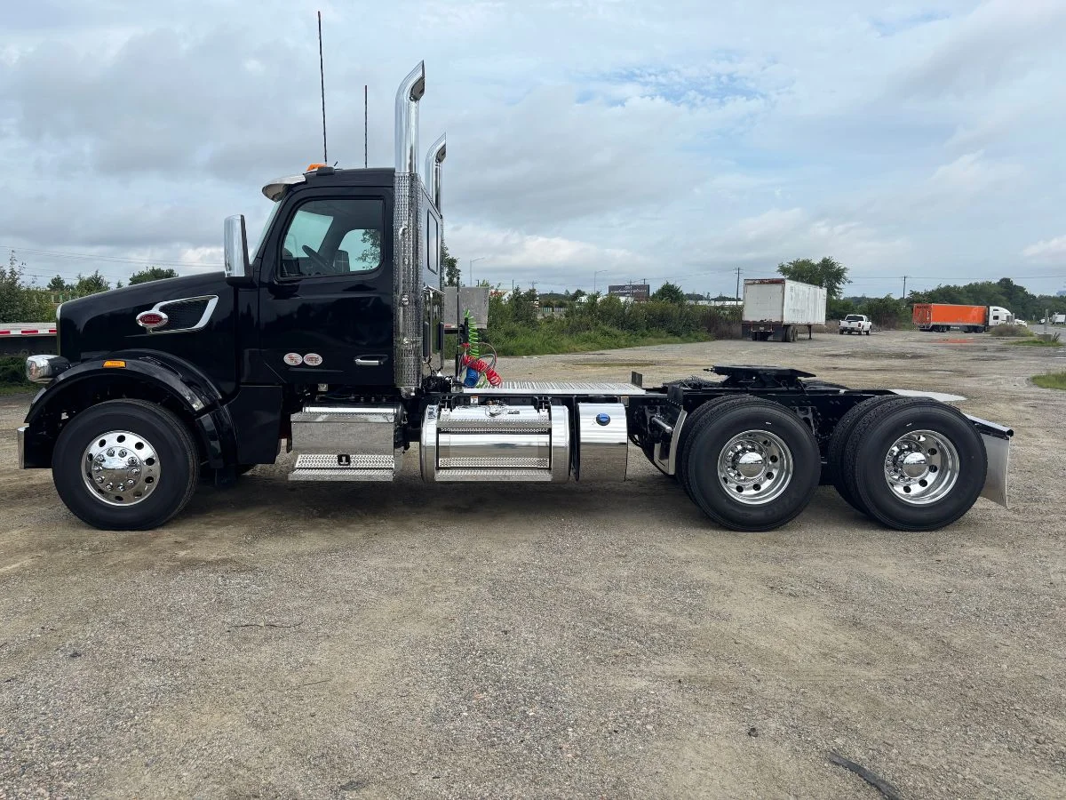 2027 Peterbilt 567
