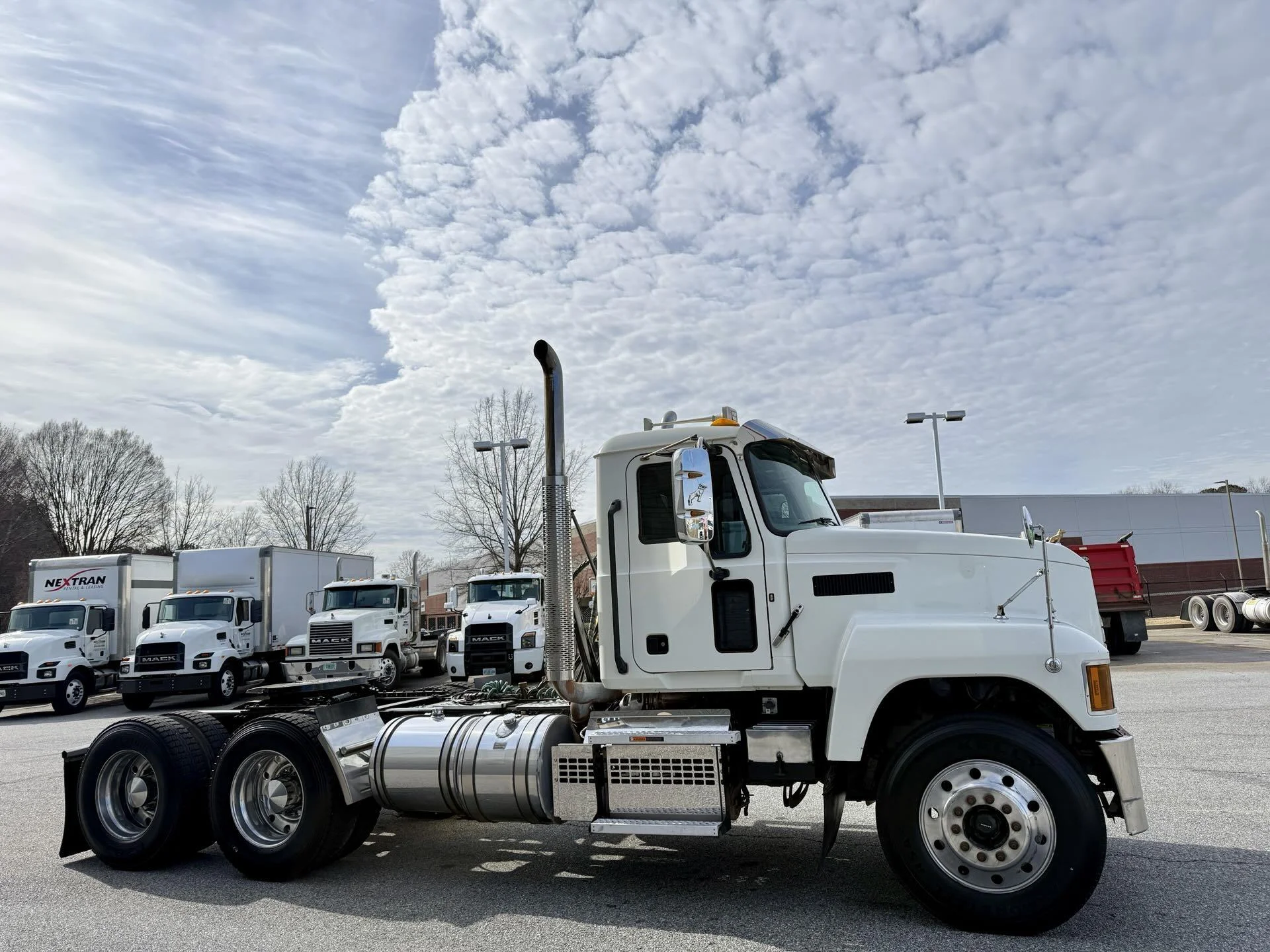 2021 Mack Pinnacle - image 7