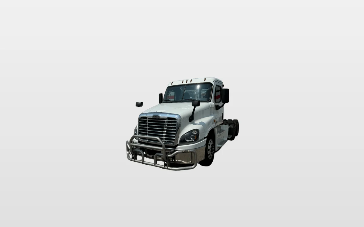 2020 Freightliner Cascadia - image 1