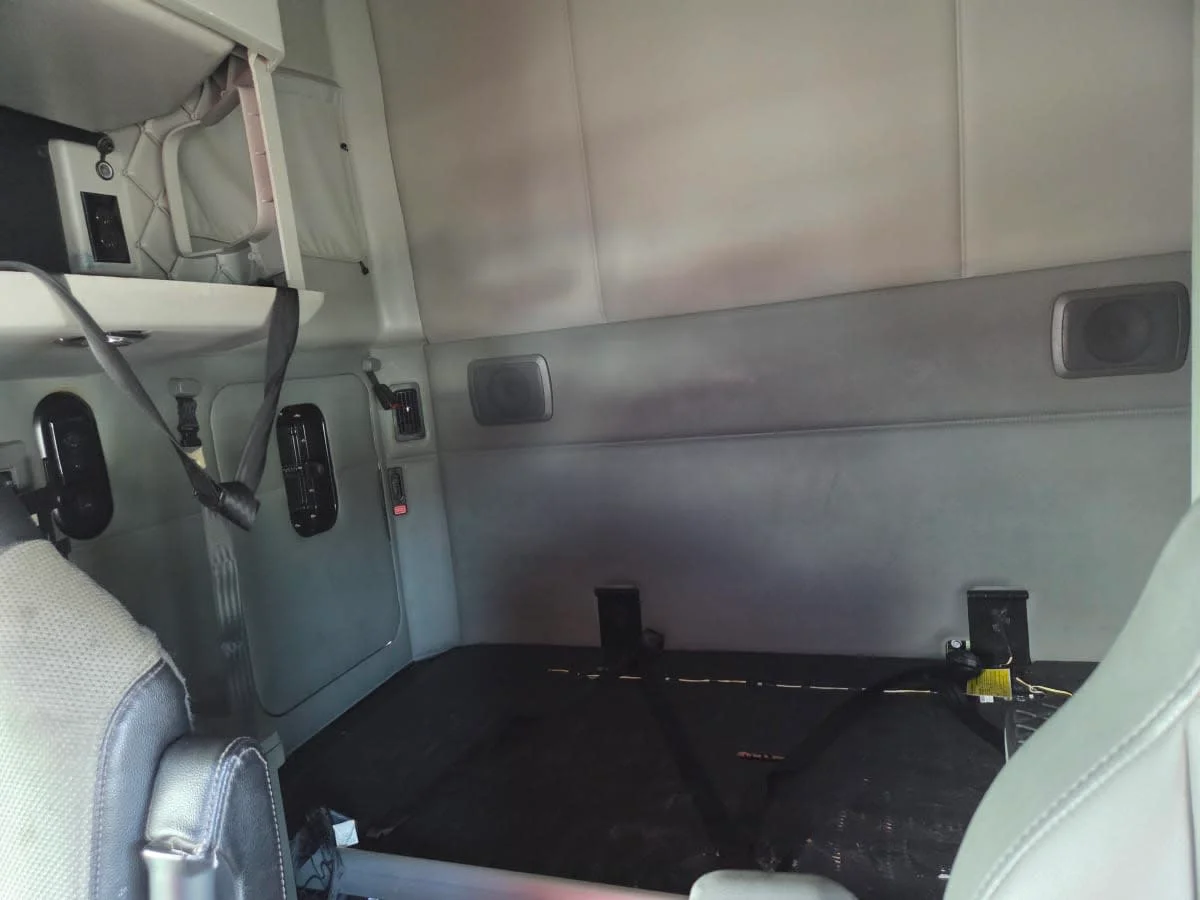 2020 Kenworth T680 - image 8