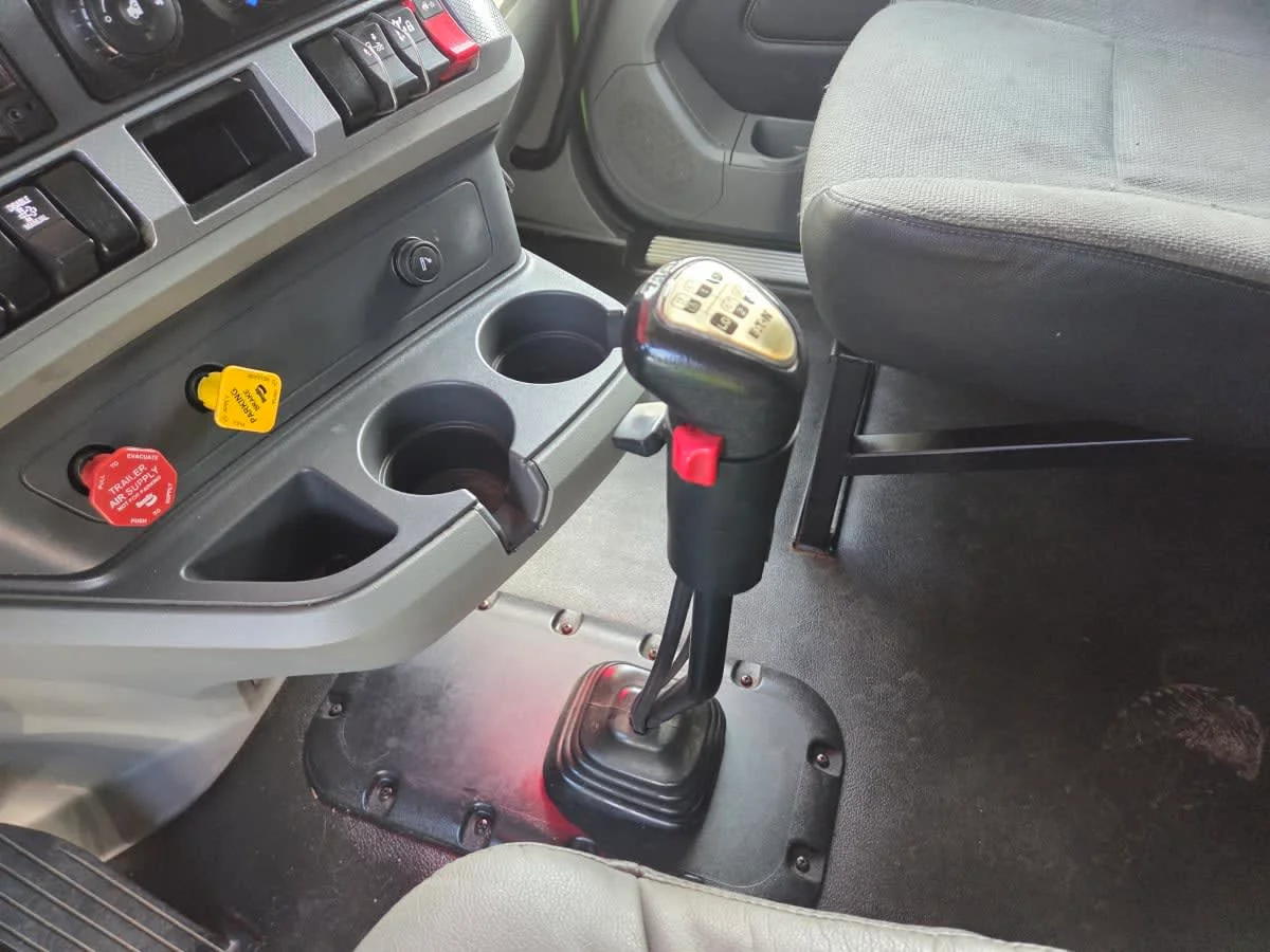 2020 Kenworth T680 in St. Rose, LA — photo 12