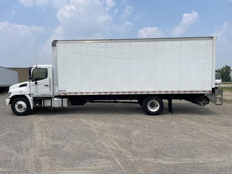 2020 Hino 268 in Sauk Rapids — photo 2
