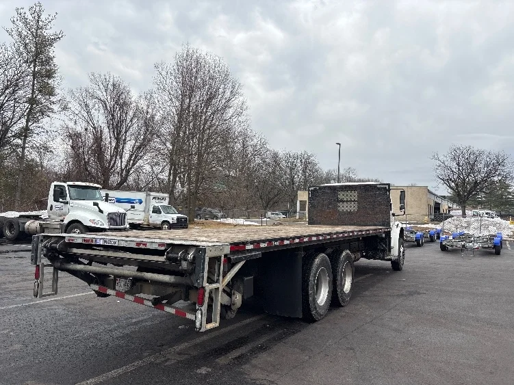 2019 Freightliner M2 106 in Capitol Heights, MD — photo 9