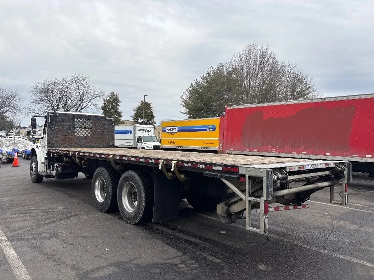 2019 Freightliner M2 106 in Capitol Heights, MD — photo 6
