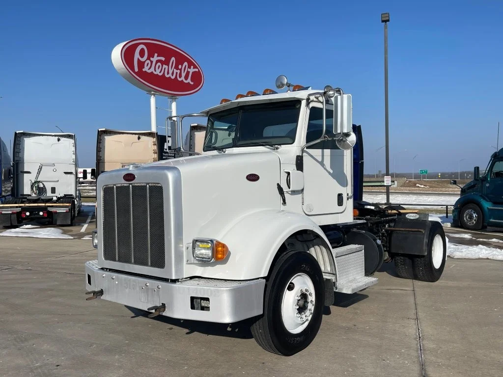 2014 Peterbilt 365 - image 1