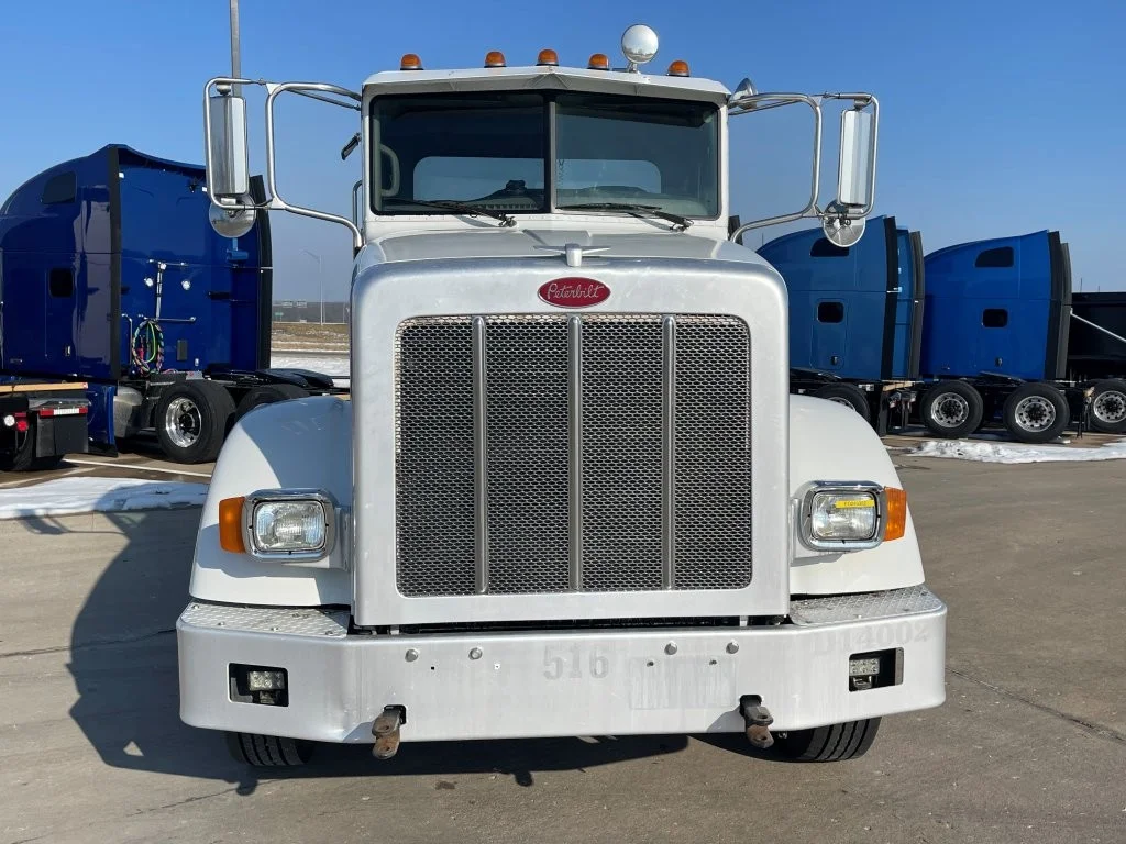 2014 Peterbilt 365 - image 8