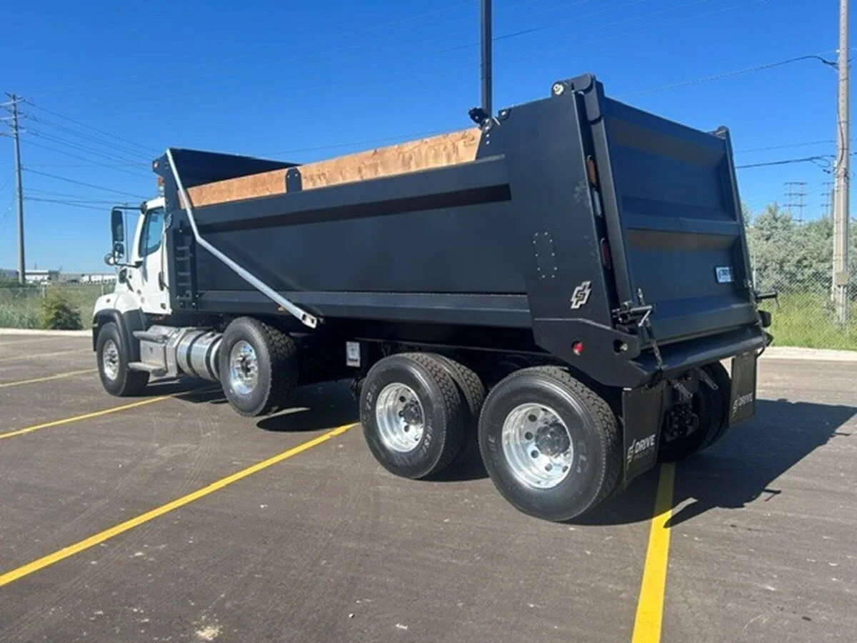 2027 Freightliner 114SD — photo 9
