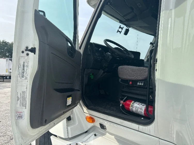 2020 International LT in Tampa, FL — photo 9