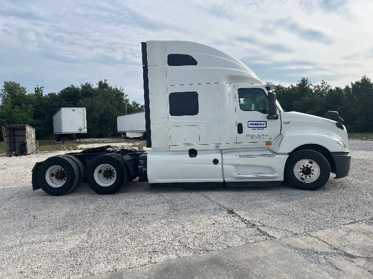 2020 International LT in Tampa, FL — photo 8