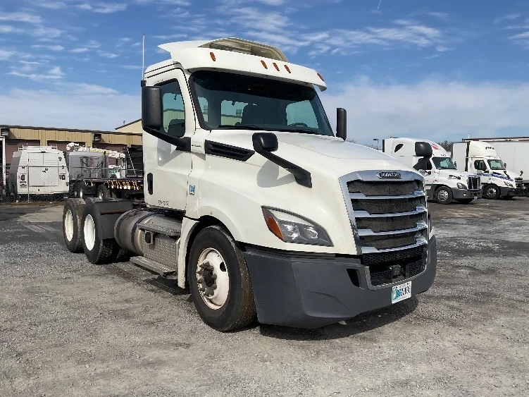 2018 Freightliner Cascadia in Harrisburg, PA