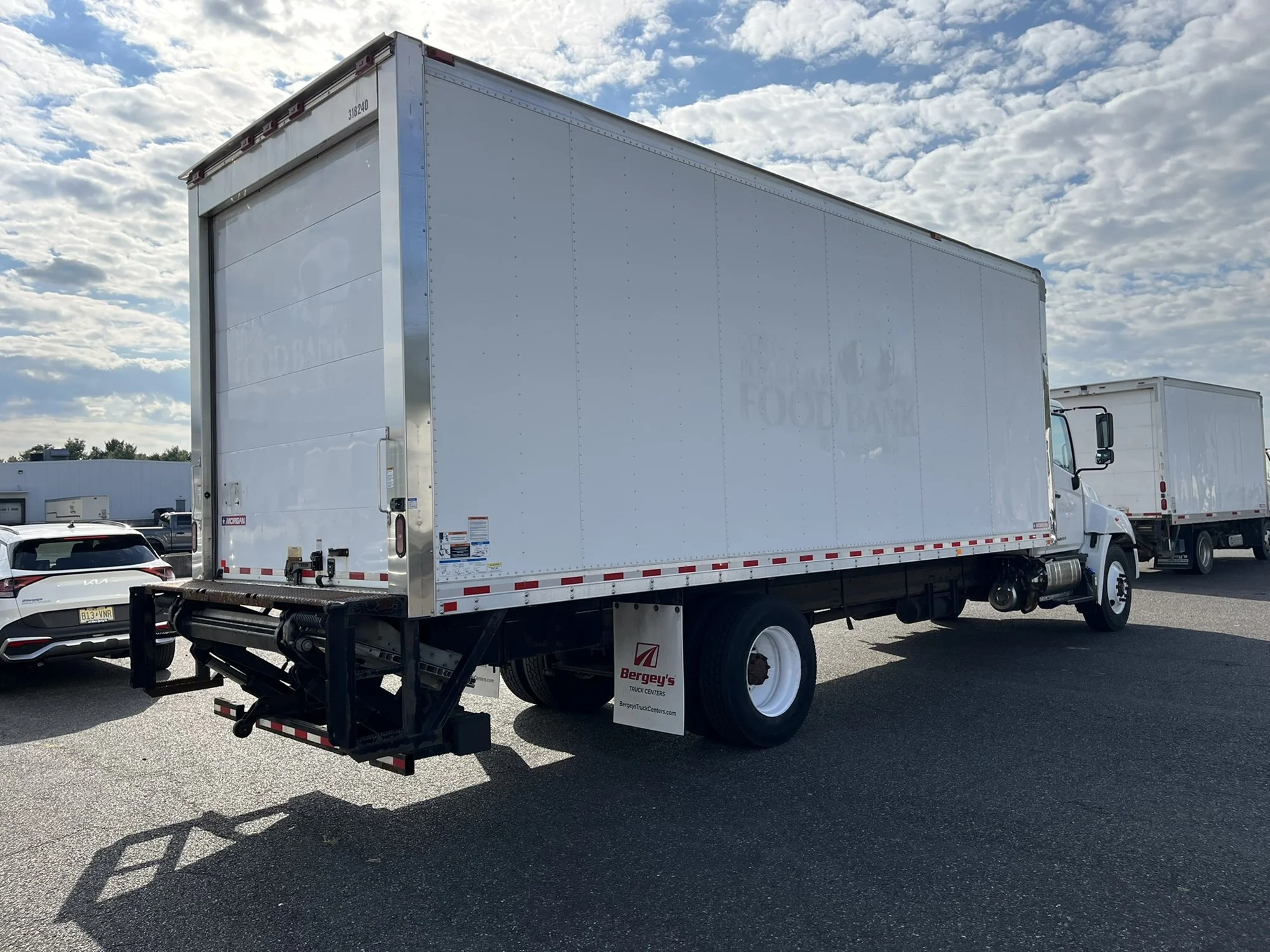 2018 Hino 338 - image 4